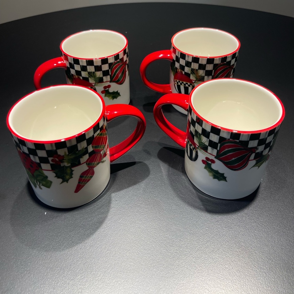 Mackenzie Childs - Deck the Halls Mugs
Set 4